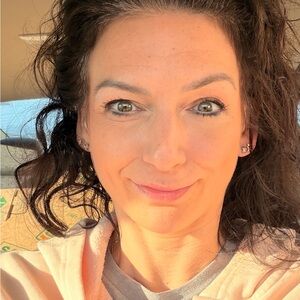 Meet your Posher, Denena